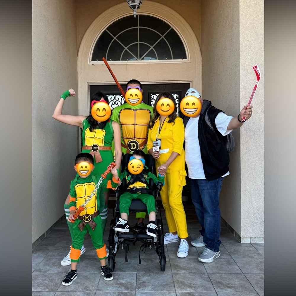 Teenage Mutant Ninja Turtle April O'Neil Yellow Jumpsuit - Picture 6 of 6